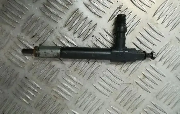 Mazda Premacy Fuel injector denso7390