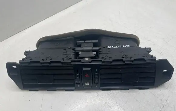 BMW 5 E60 E61 Dash center air vent grill 6910734 141218 7009275