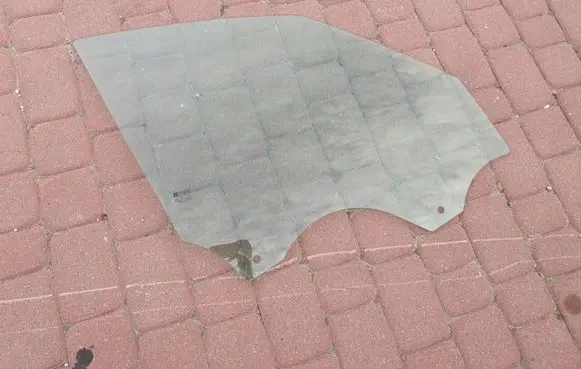 Opel Zafira C Sliding door window/glass 