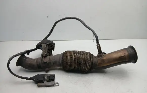 Mercedes-Benz C W205 Muffler pipe connector clamp 147B08010R A0009053706