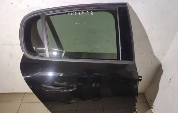 Peugeot 208 II Rear door 