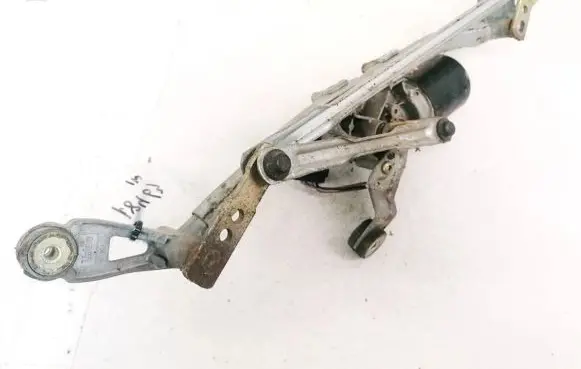 Renault Megane II Front wiper linkage and motor