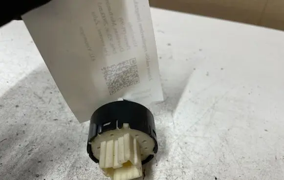 Headlight level height control switch
