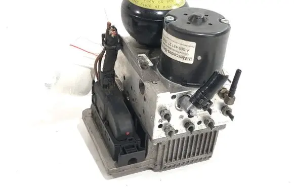 Mercedes-Benz E W211 ABS Pump A0094312712