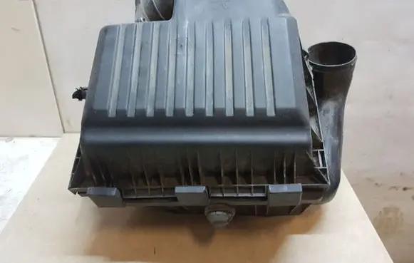 Volkswagen Sharan Air filter box 7M0806915C
