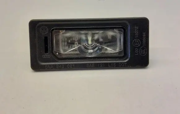 Volkswagen PASSAT B8 Number plate light 5NA943021