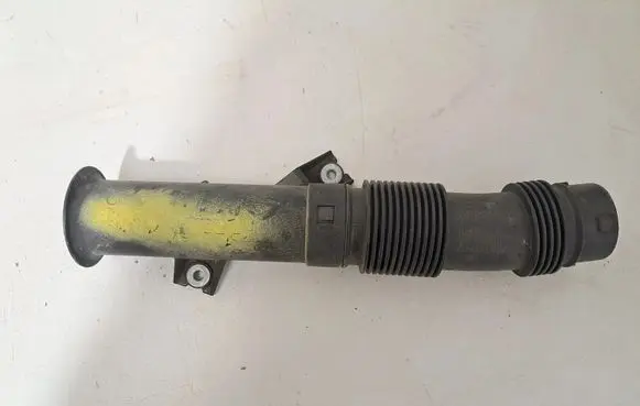 BMW i8 Air intake duct part 7649183 7649184