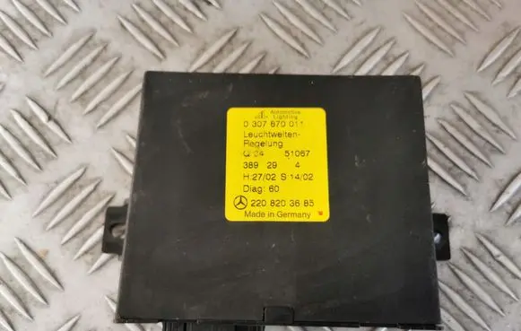 Mercedes-Benz S W220 Light module LCM 2208203685