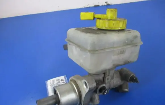 Skoda Octavia Mk1 (1U) Master brake cylinder