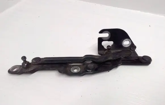 Audi A4 S4 B5 8D Tailgate/trunk/boot hinge 8D5827301A