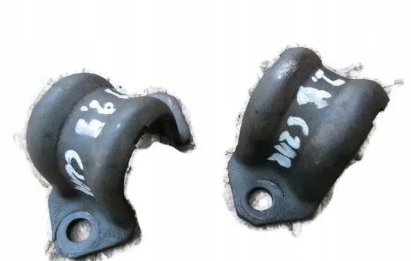 Jeep Cherokee III KJ Sway bar bush bracket, front 