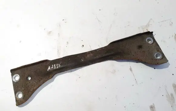 Skoda Octavia Mk2 (1Z) Engine mounting bracket