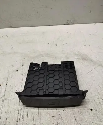 Mercedes-Benz ML W164 Glove box