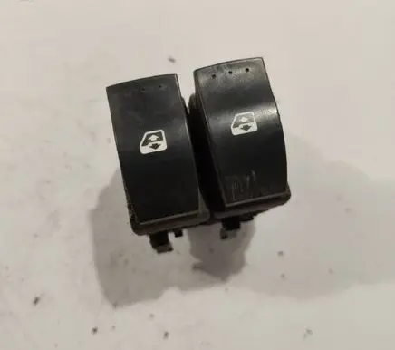 Renault Scenic II - Grand scenic II Electric window control switch 315042A