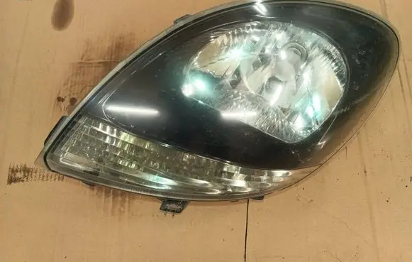 Renault Kangoo I Headlight/headlamp 8200589036