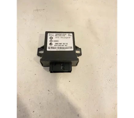 Volkswagen PASSAT B6 Light module LCM 5M0907357B