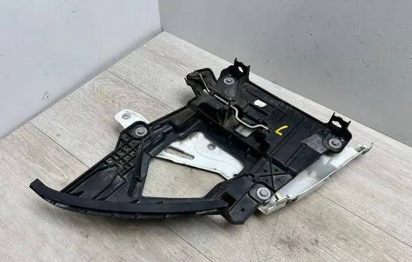 Porsche Cayenne (92A) Headlight/headlamp mounting bracket 7P5941045B 7p5821259 95863152100