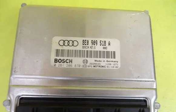 Audi A4 S4 B6 8E 8H Engine control unit/module 8E0909518A 0261206870