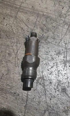 Volvo S40, V40 Fuel injector LCR6735401D