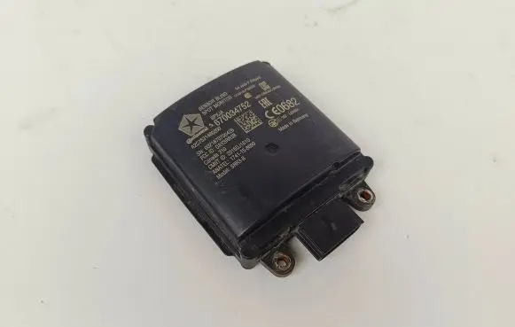 Maserati Levante Blind spot module 670034752 2015DJ1610 002167070042B