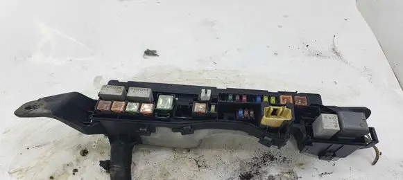 Toyota Corolla Verso E121 Fuse module NOCODE