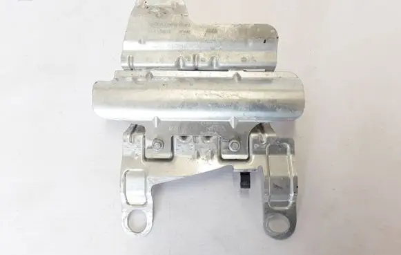 Volvo XC90 Fuel filter bracket/mount holder 31452831