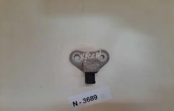 Nissan Qashqai Airbag deployment crash/impact sensor