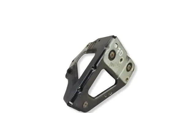 Audi A6 S6 C6 4F Fender mounting bracket 4F0821136A