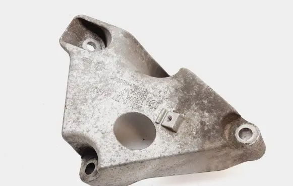 BMW X1 E84 Engine mounting bracket 6777061 138074