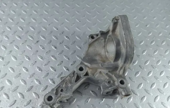 Mercedes-Benz A W177 Engine mounting bracket A2822231100 2822231100 397741430R