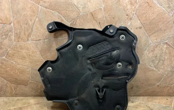 Mercedes-Benz CLS C218 X218 Timing belt guard (cover) A6420105687
