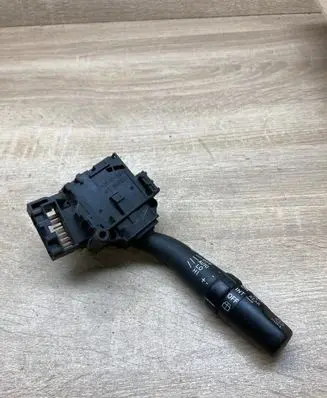Toyota Avensis T250 Wiper control stalk 8465205170 173654