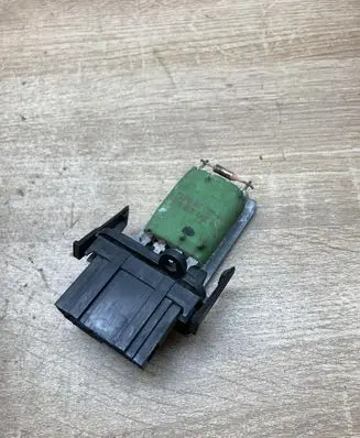 Volkswagen Golf III Heater blower motor/fan resistor 1H0959263 3131090055