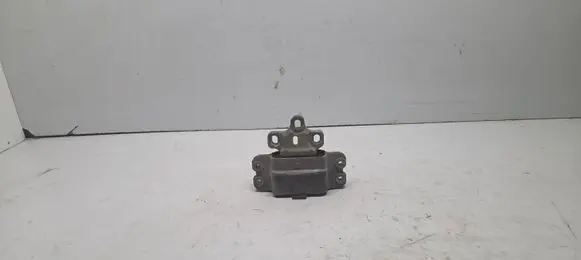 Engine mount bracket