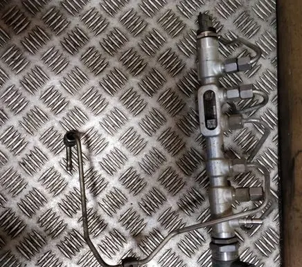 Land Rover Evoque I Fuel main line pipe 0445214332