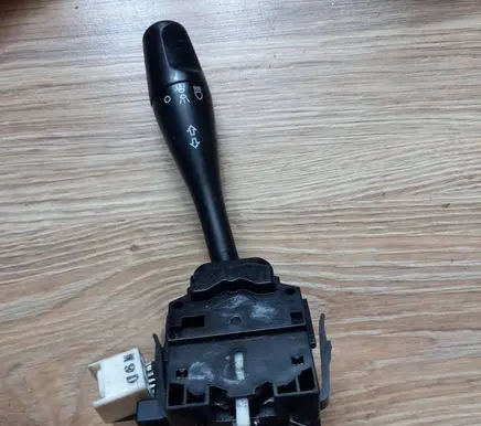 Mitsubishi Pajero Light switch 17B153