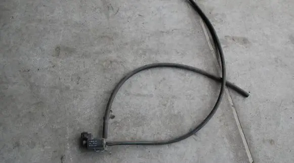 Volvo XC90 Turbo solenoid valve 72224010