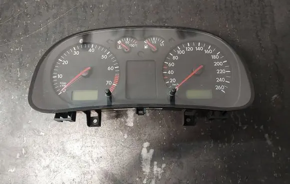Volkswagen Bora Speedometer (instrument cluster) 1J0920801B 0263618005