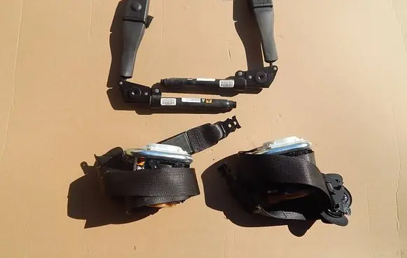 Opel Mokka Front seatbelt 95352272