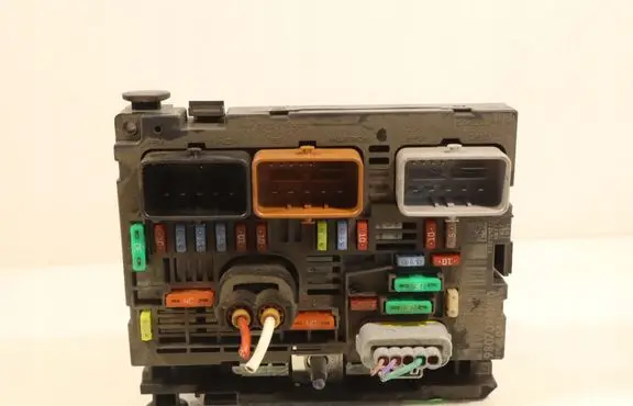 Citroen Berlingo Fuse box set 98070228780