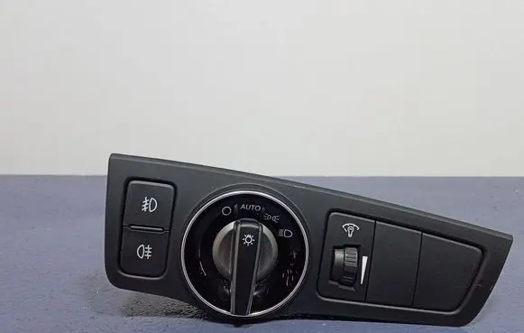 Hyundai i40 Light switch 933003Z050