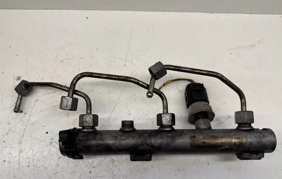Audi A4 S4 B7 8E 8H Fuel main line pipe 059130089AA