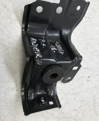 Honda CR-V Radiator support slam panel bracket 