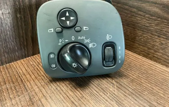 Mercedes-Benz C W203 Light switch 2035450604