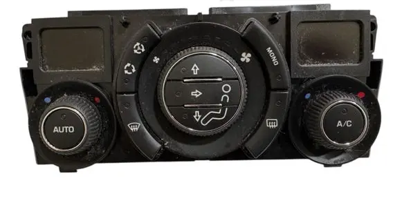 Peugeot 3008 I Climate control unit 96738322XT A2C37822600
