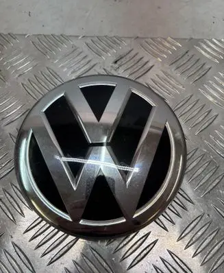 Volkswagen Tiguan Manufacturer badge logo/emblem 5NA853601