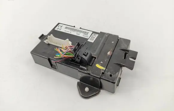Renault Trafic II (X83) Comfort/convenience module P8200461556 281127704A