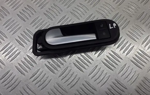 Volkswagen Golf Plus Front door interior handle 5M0837197