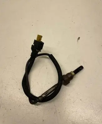 Mercedes-Benz C W204 Exhaust gas temperature sensor 0834728403549 A0071533328 0071533328