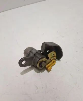 Hyundai Tucson JM Front door lock (next to the handle) 